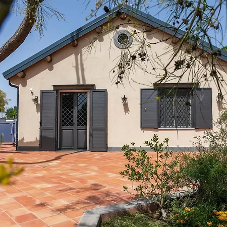 La Dimora Del Con Piscina Villa